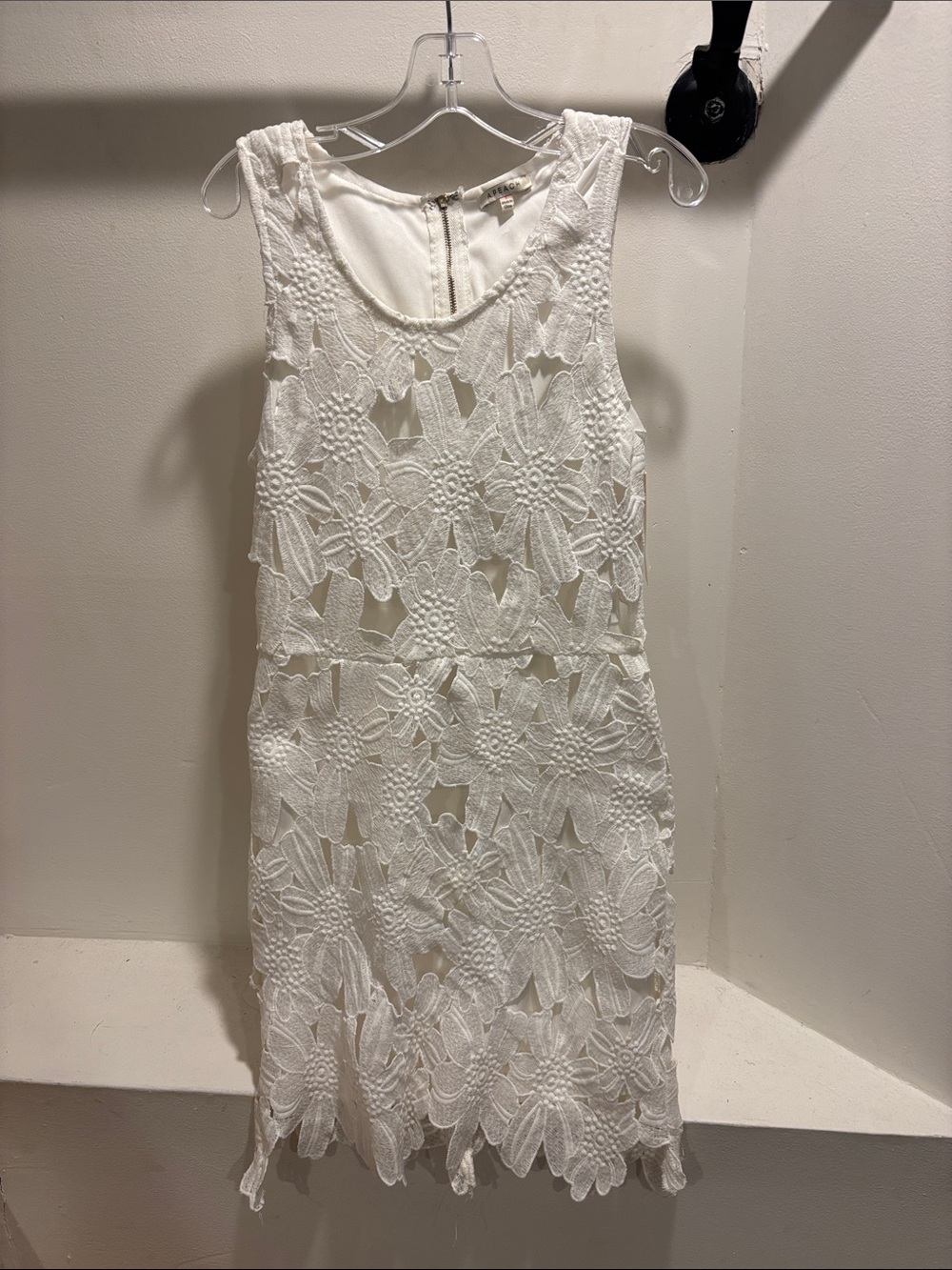 Sleeveless White Floral Lace Dress